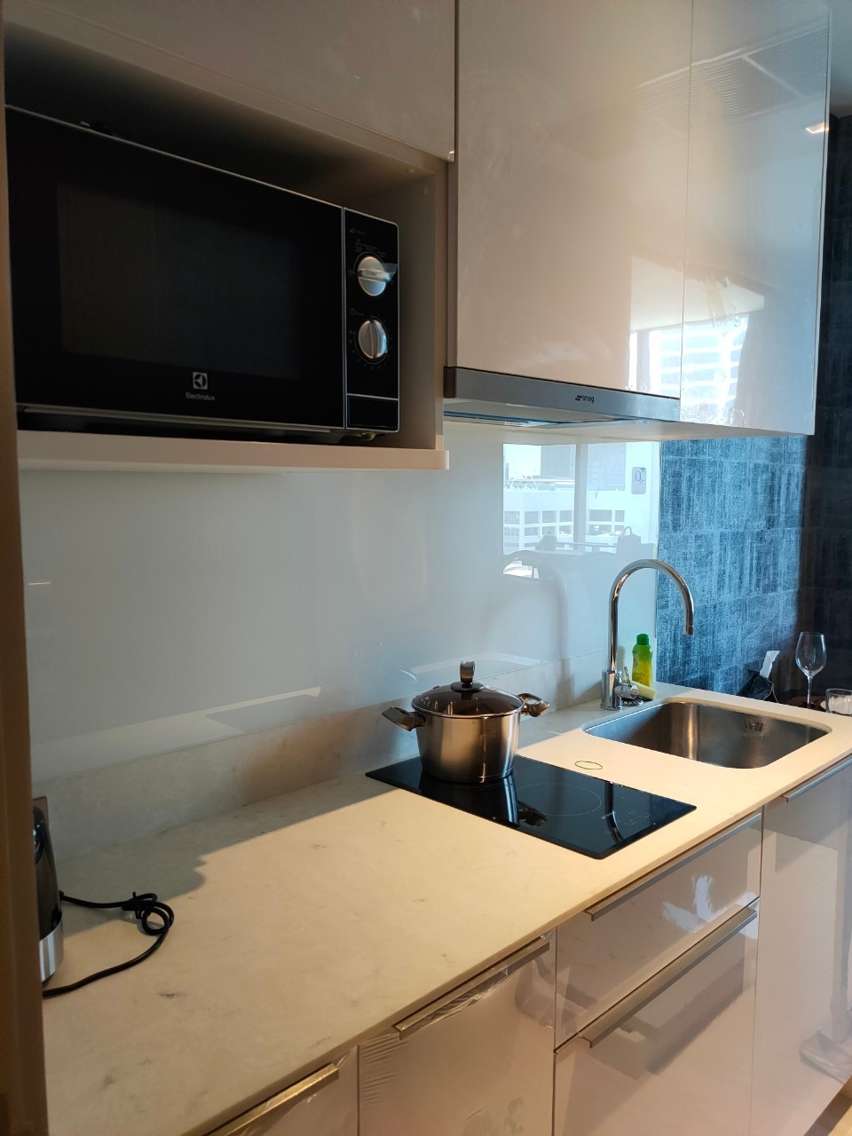 Ashton Silom - Image 5