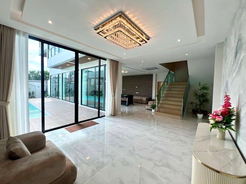 7 Bedroom House For Sale in Mae Hia, Mueang Chiang Mai, Chiang Mai - Image 5