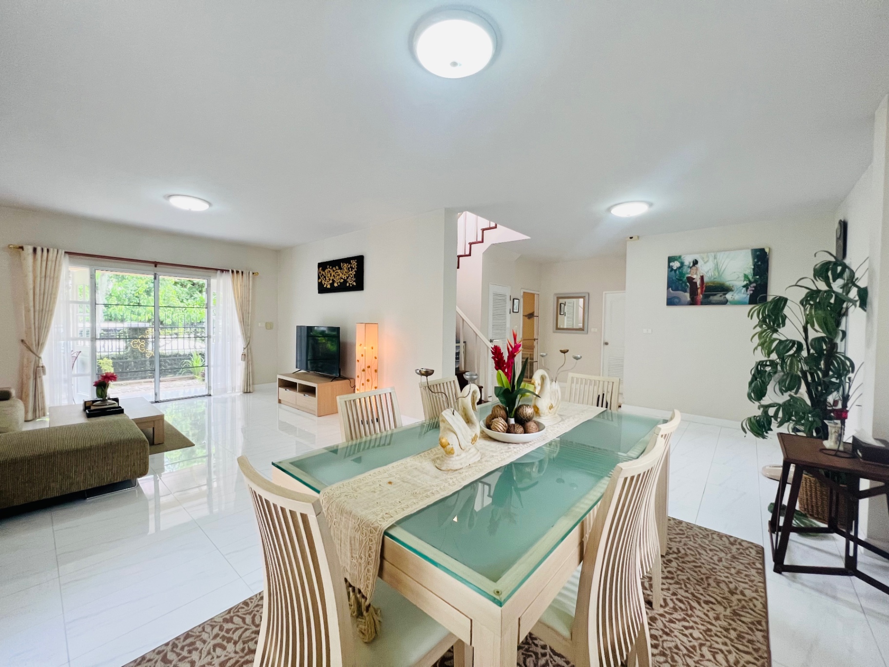 Home in Park - Image 6