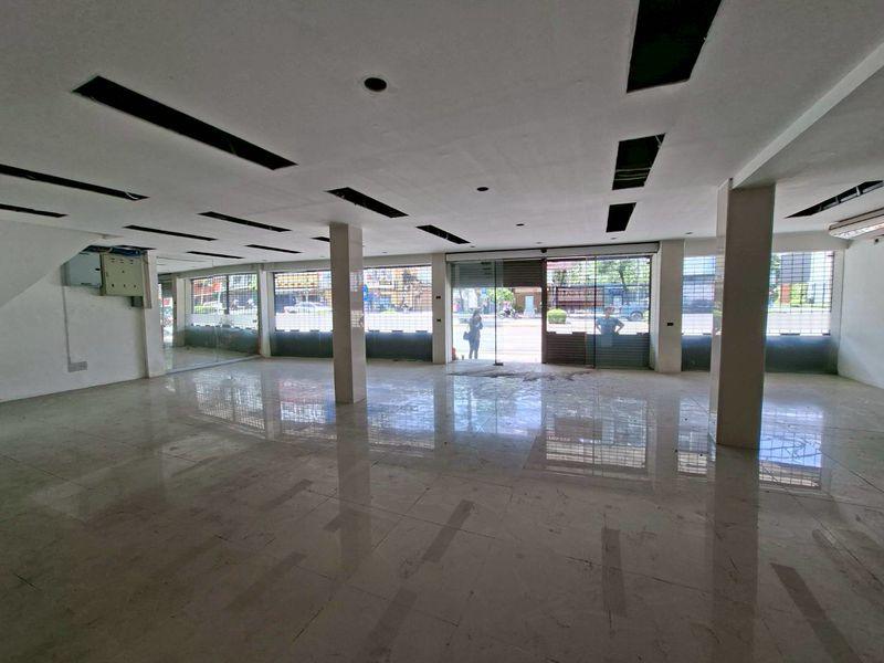  Retail Space For Sale in Khlong Tan, Khlong Toei, Bangkok - Image 3