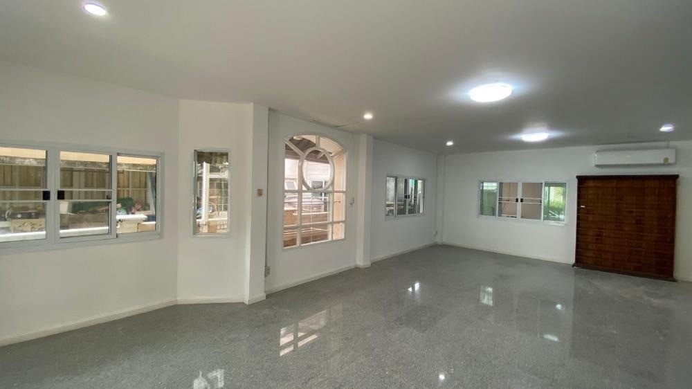 4 ห้องนอน บ้านเดี่ยว สำหรับขาย ใน สวนหลวง, สวนหลวง, กรุงเทพมหานคร - Image 3