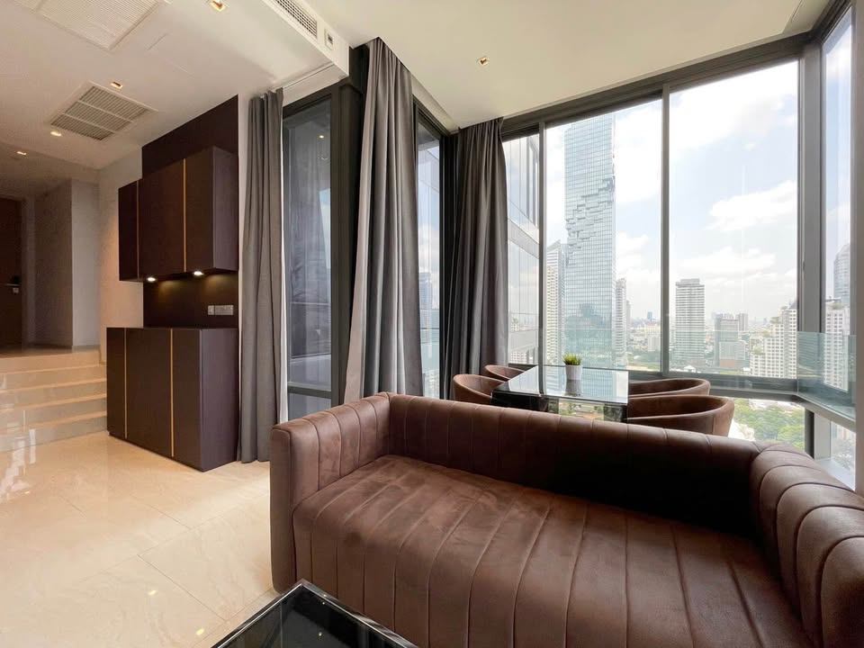 Ashton Silom - Image 24