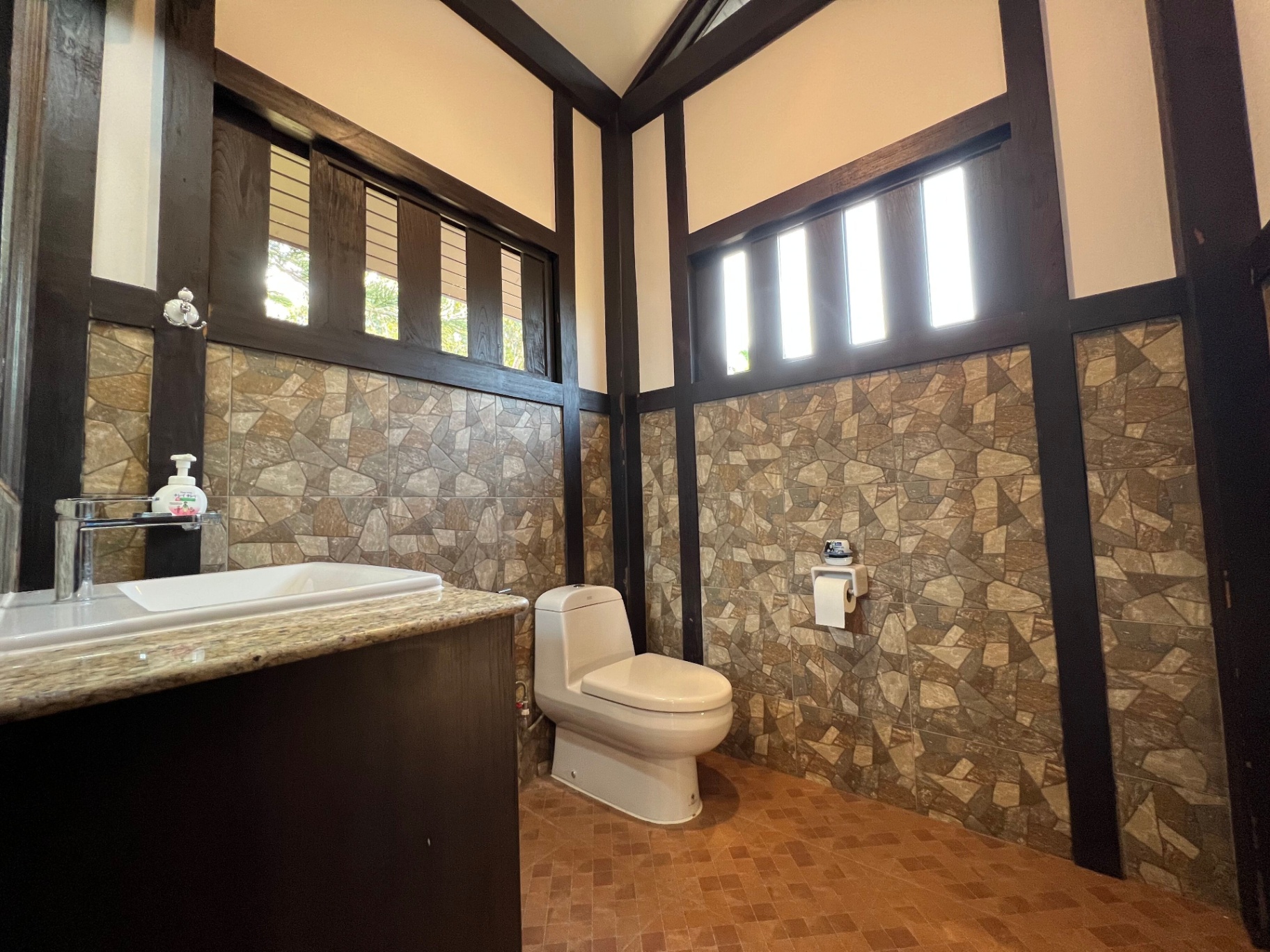 3 Bedroom House For Sale in Ban Pong, Hang Dong, Chiang Mai - Image 25