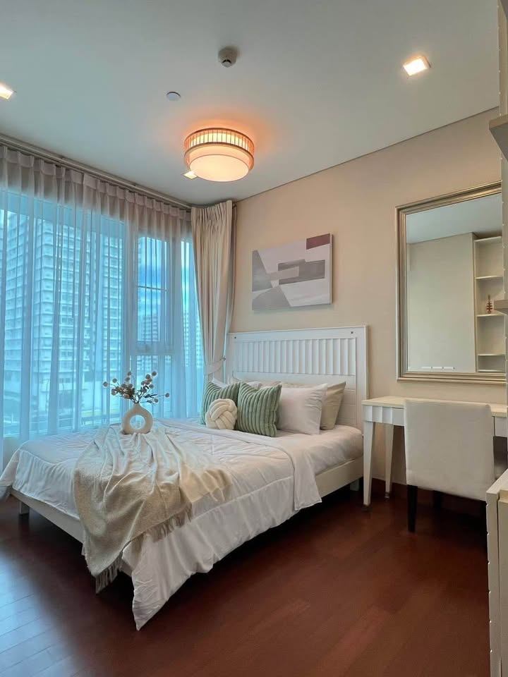 Ivy Thonglor 23 - Image 7