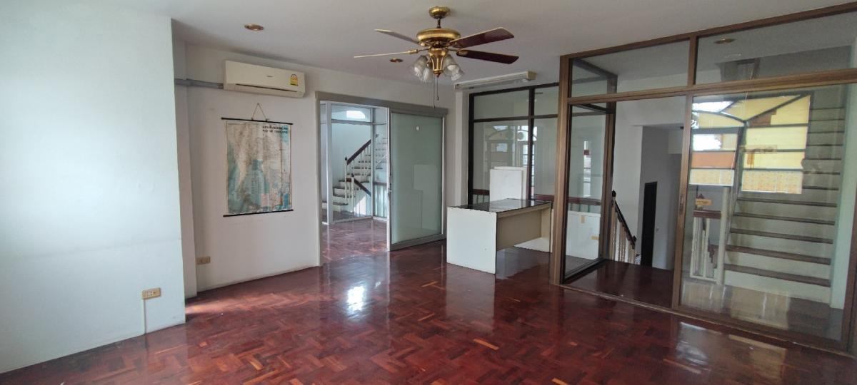  Retail Space  in Khlong Tan Nuea, Vadhana, Bangkok - Image 3