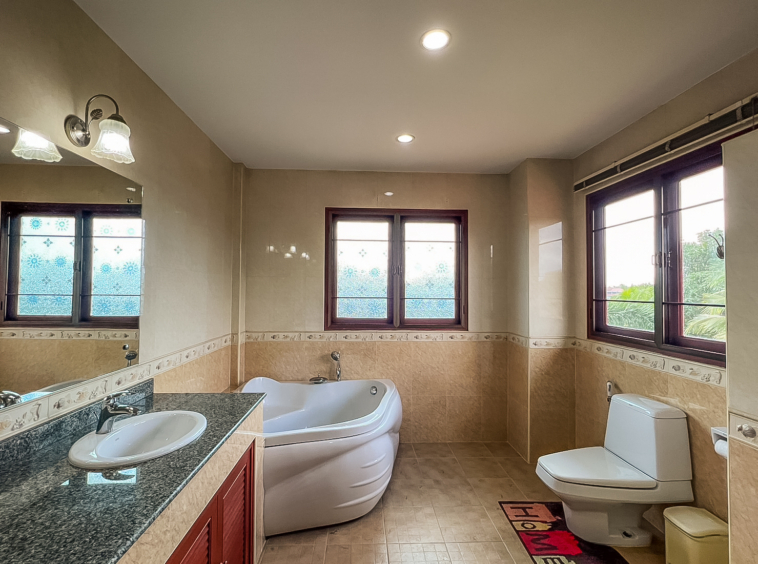 4 Bedroom House For Sale in Suthep, Mueang Chiang Mai, Chiang Mai - Image 27
