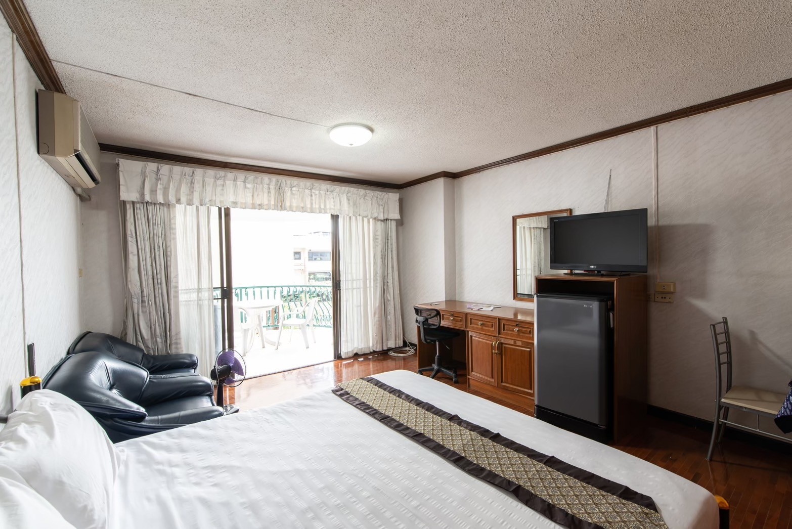 Hillside 4 Condotel - Image 1