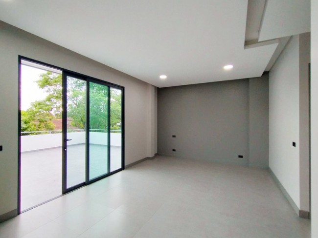 3 Bedroom House For Sale in Suthep, Mueang Chiang Mai, Chiang Mai - Image 9
