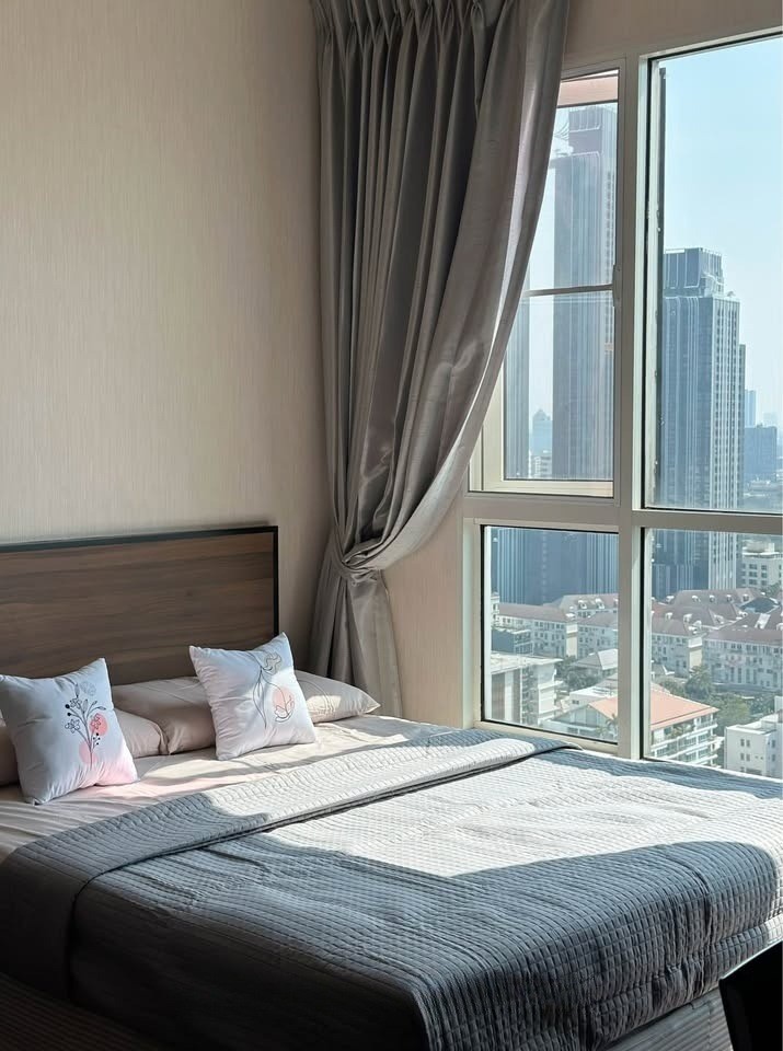 Ivy Thonglor 23 - Image 3