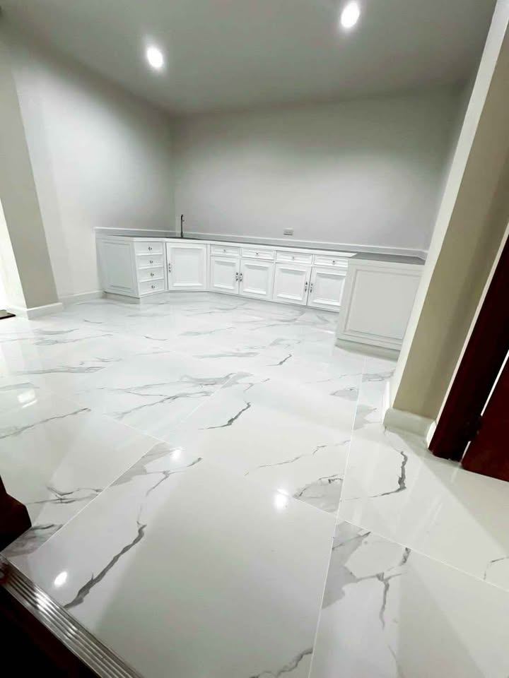4 Bedroom Townhouse For Sale in Chong Nonsi, Yan Nawa, Bangkok - Image 9