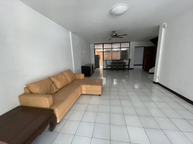 3 Bedroom Townhouse For Sale in Suthep, Mueang Chiang Mai, Chiang Mai - Image 2