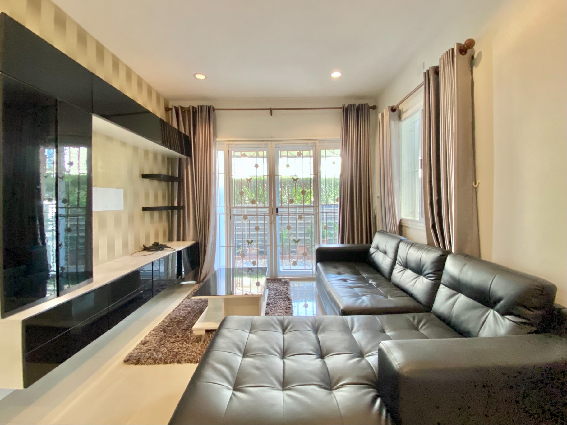 The Urbana 2+ by Palm Springs - Image 5