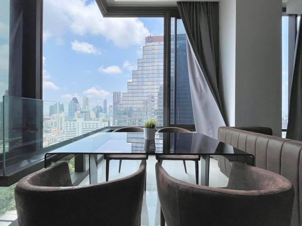 Ashton Silom - Image 19