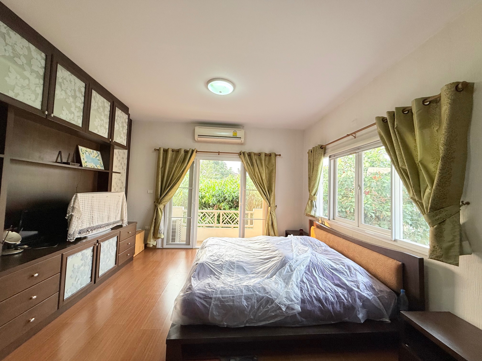 Home in Park - Image 17