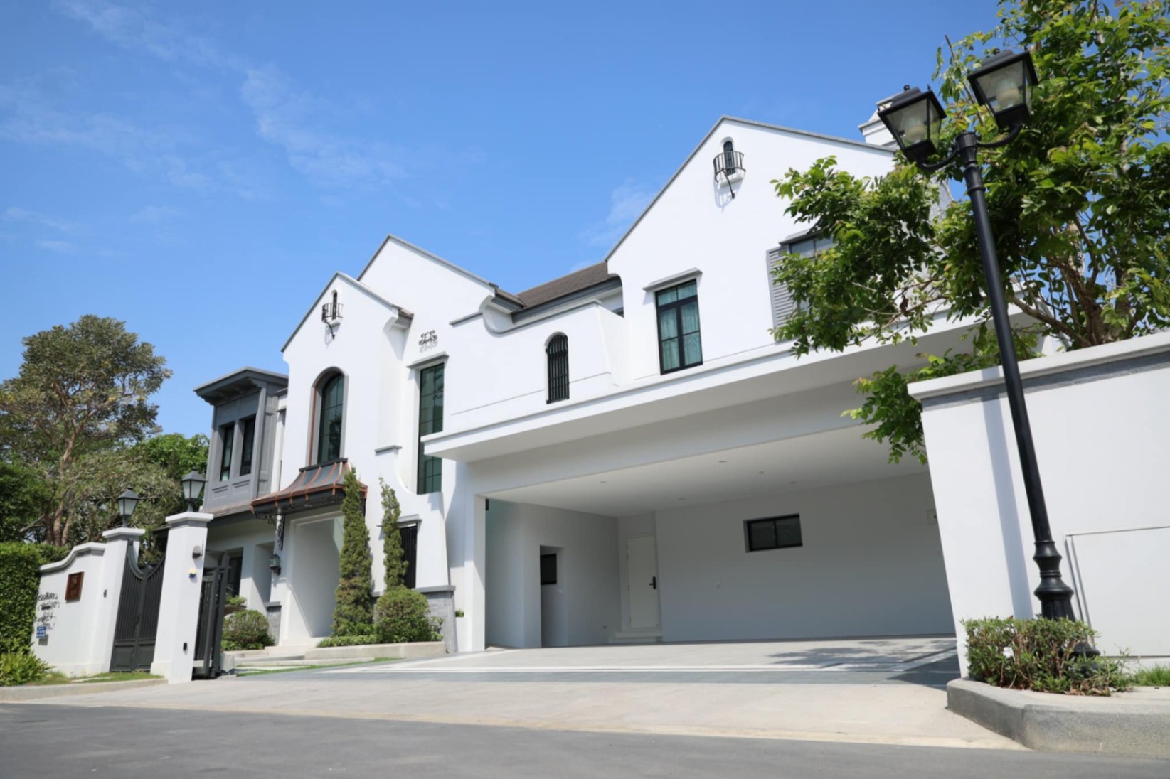 Nantawan Rama 9 - Krungthepkreetha - Image 1