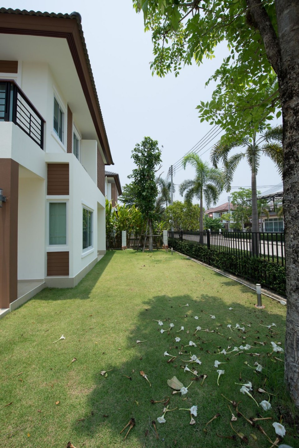 House & View 1 - Image 18