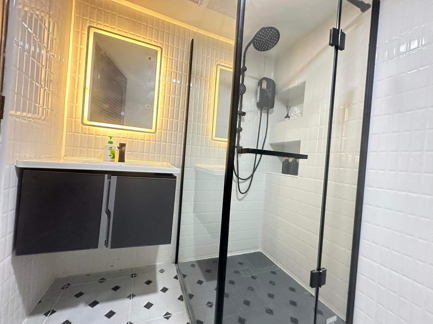 PP Condo - Image 11