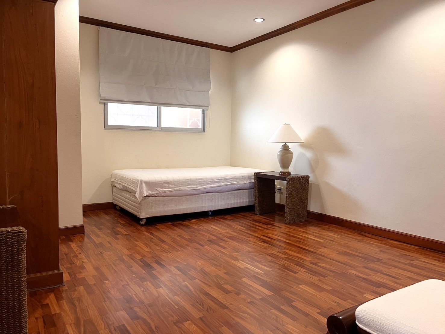 Floral Condo - Image 9