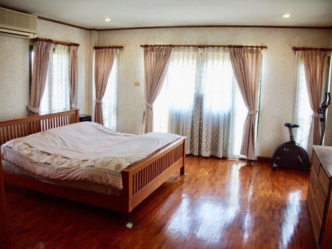 6 Bedroom House For Sale in Fa Ham, Mueang Chiang Mai, Chiang Mai - Image 18