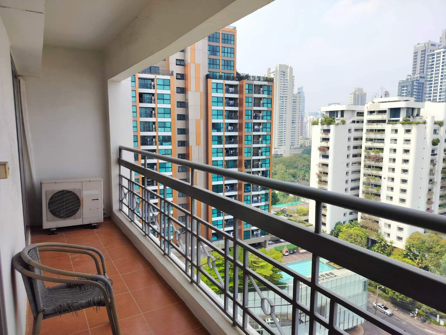 Royal Castle Sukhumvit 39 - Image 4