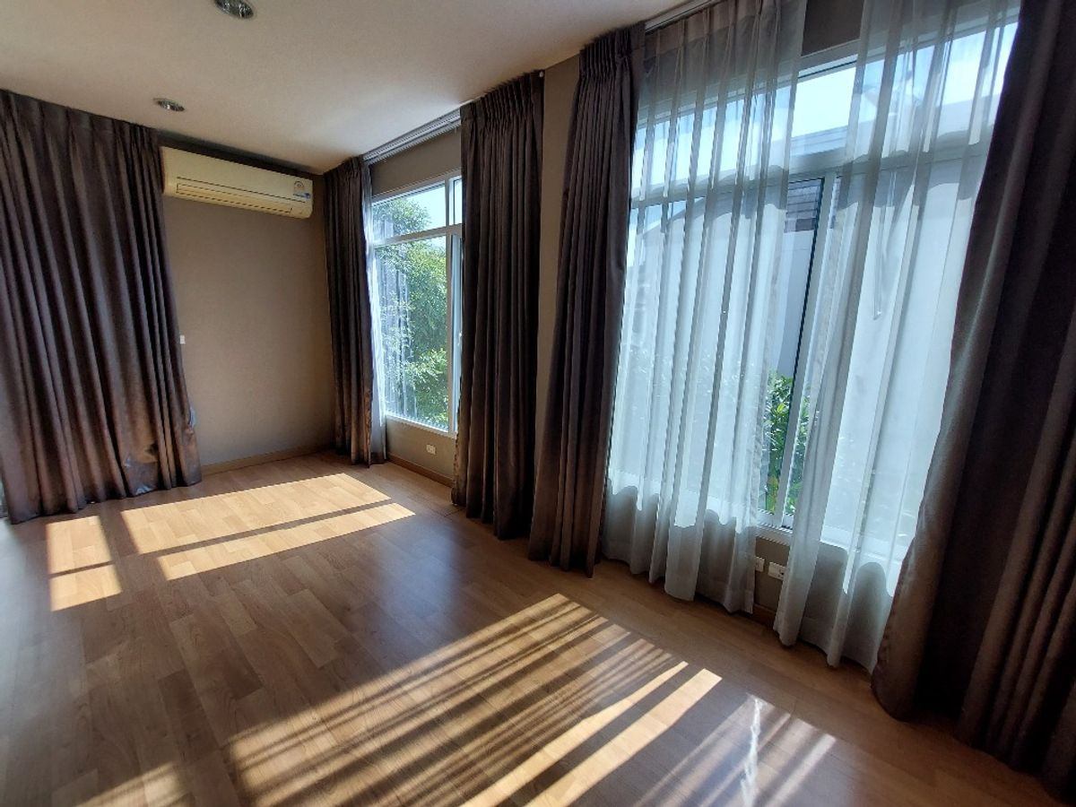3 Bedroom Townhouse For Sale in Bang Khlo, Bang Kho Laem, Bangkok - Image 5