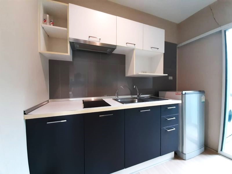 One Plus Nineteen 4 Condominium - Image 3
