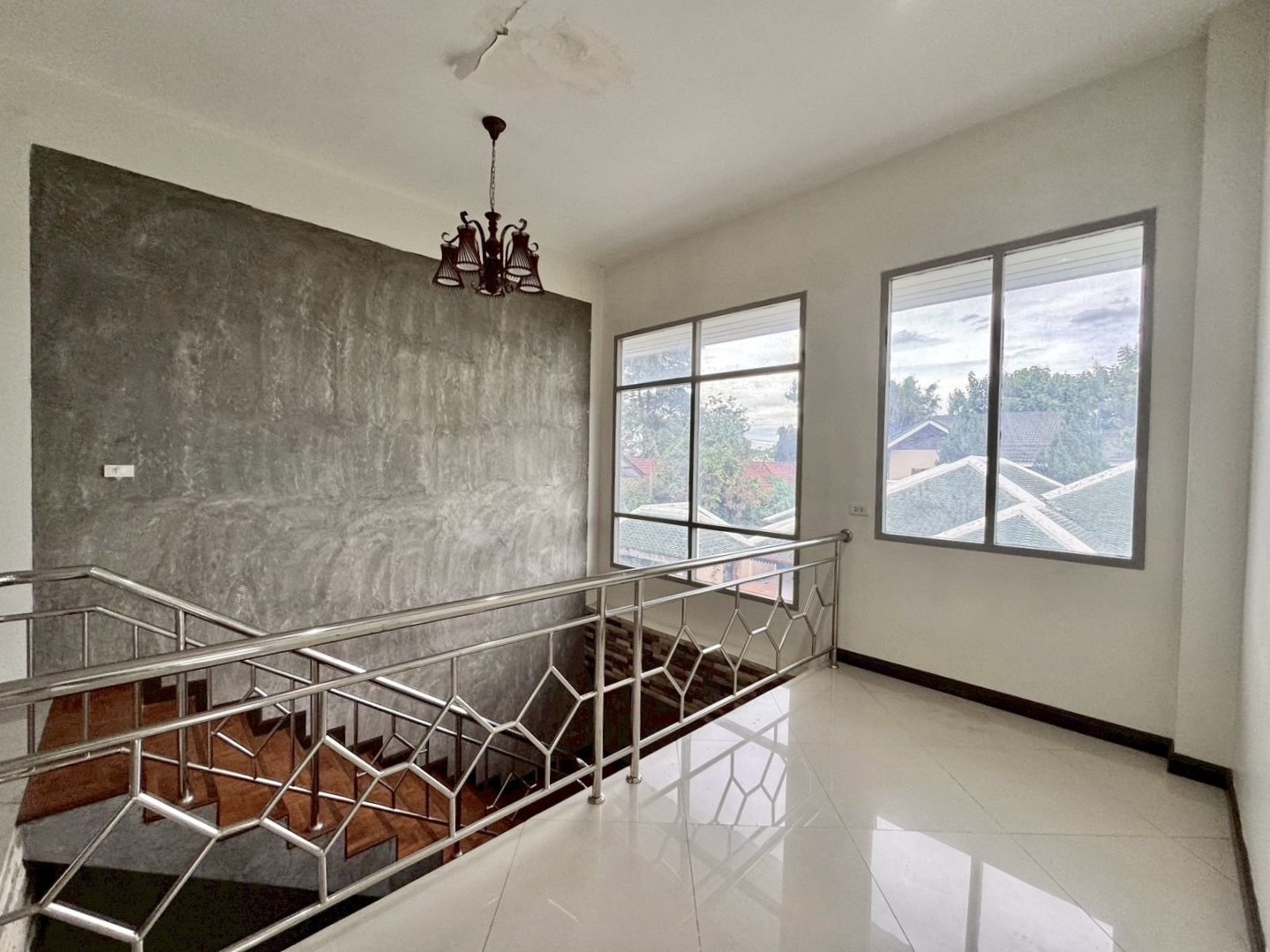 5 Bedroom House For Sale in Chang Phueak, Mueang Chiang Mai, Chiang Mai - Image 3