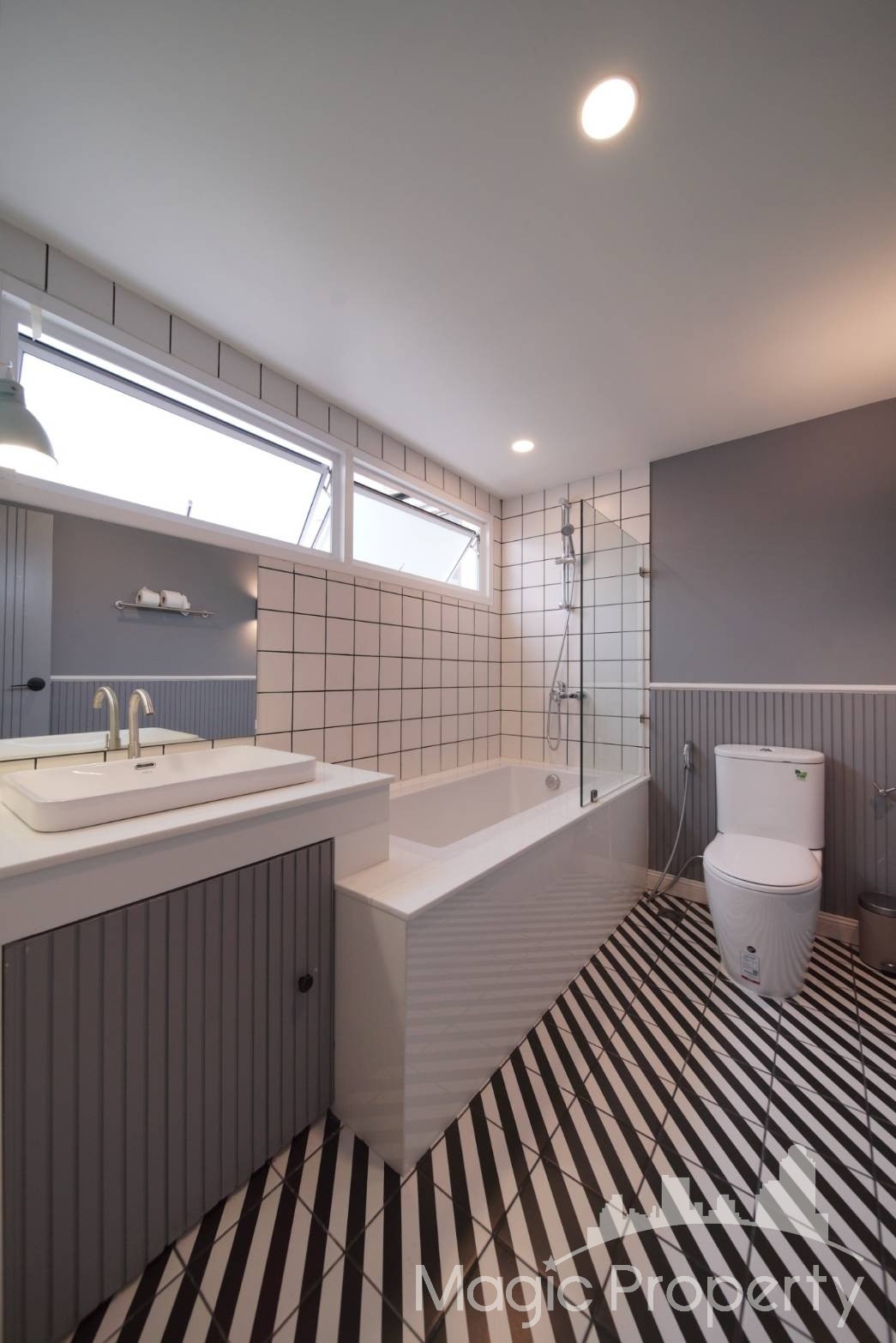 4 卧室 独立房屋  在  - Image 39