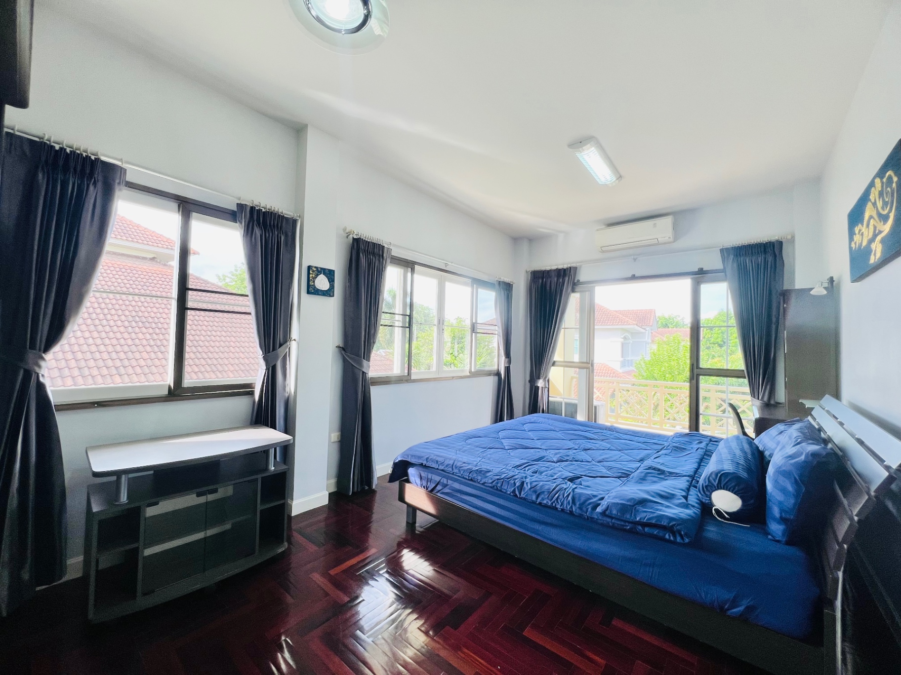 Home in Park - Image 11