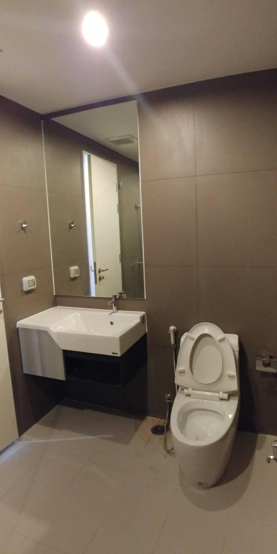 1 Bedroom Condo For Sale in Khlong Tan Nuea, Vadhana, Bangkok - Image 8