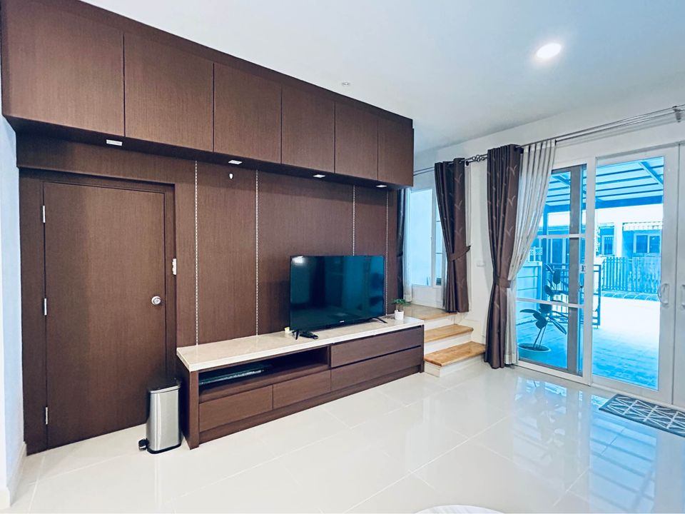 3 Bedroom Townhouse For Rent in Wang Thonglang, Wang Thonglang, Bangkok - Image 3