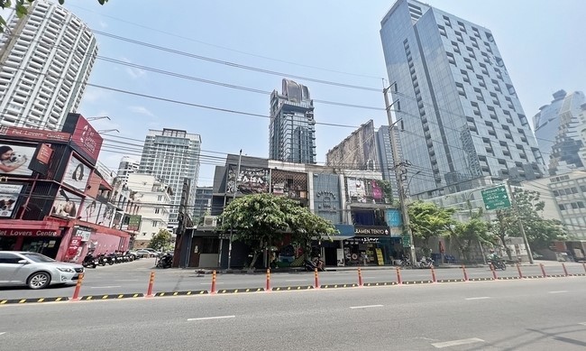  Retail Space For Sale in Khlong Toei, Khlong Toei, Bangkok - Image 2