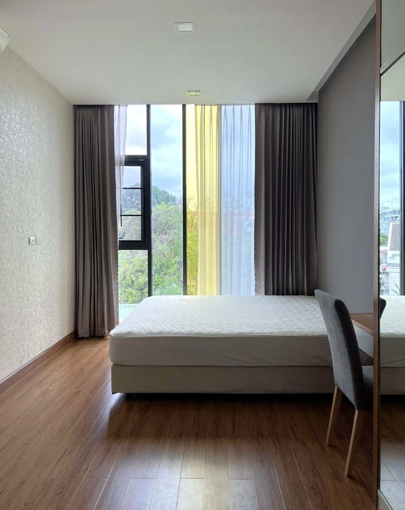 Stylish Condo - Image 3