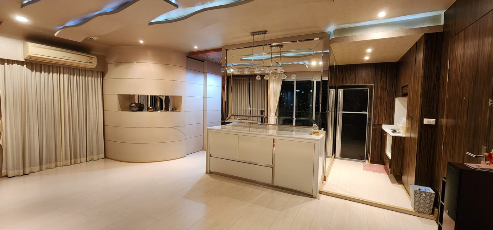1 Bedroom Condo For Sale in Sam Sen Nok, Huai Khwang, Bangkok - Image 15