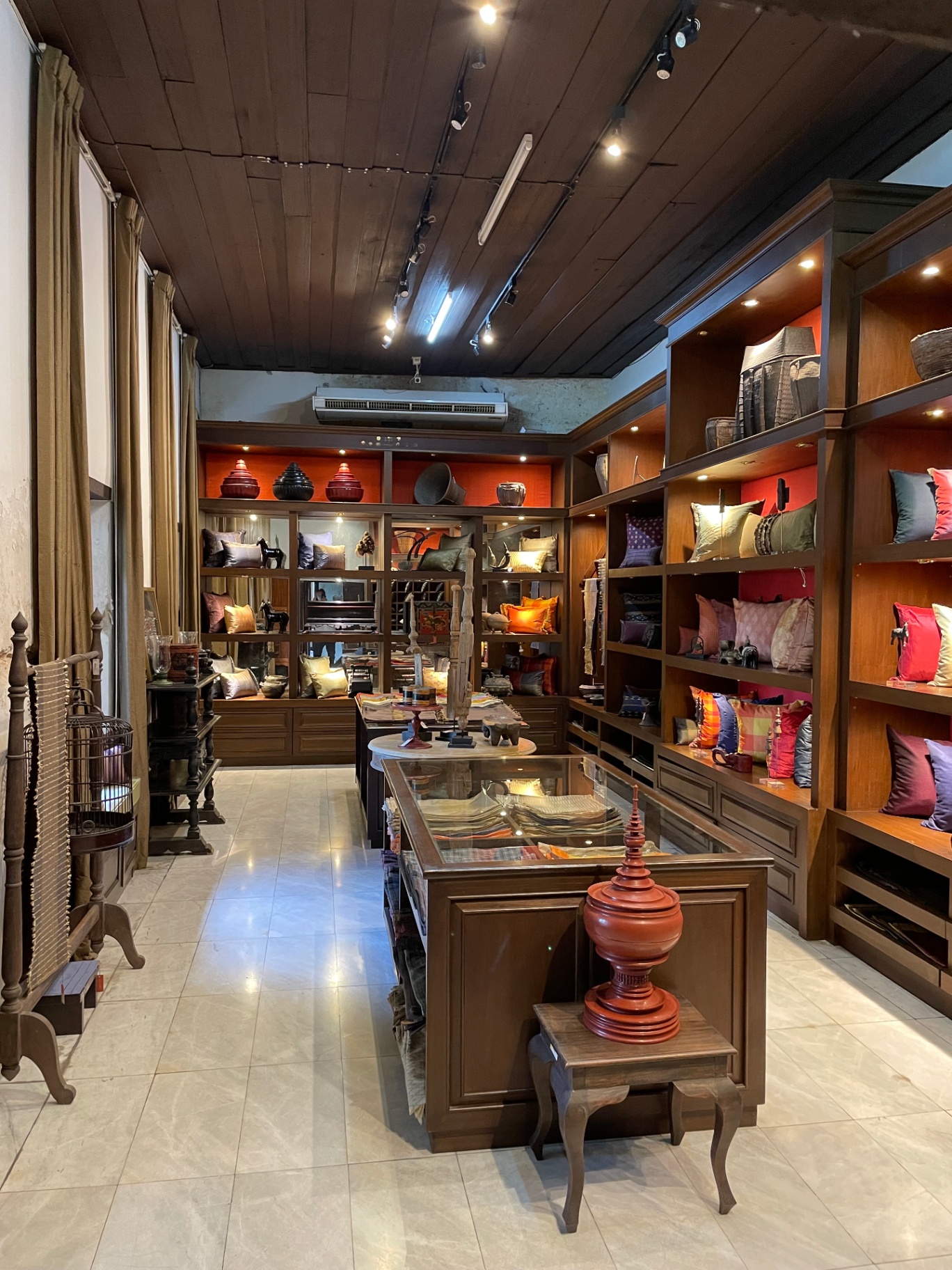  Retail Space For Sale in Wat Ket, Mueang Chiang Mai, Chiang Mai - Image 2