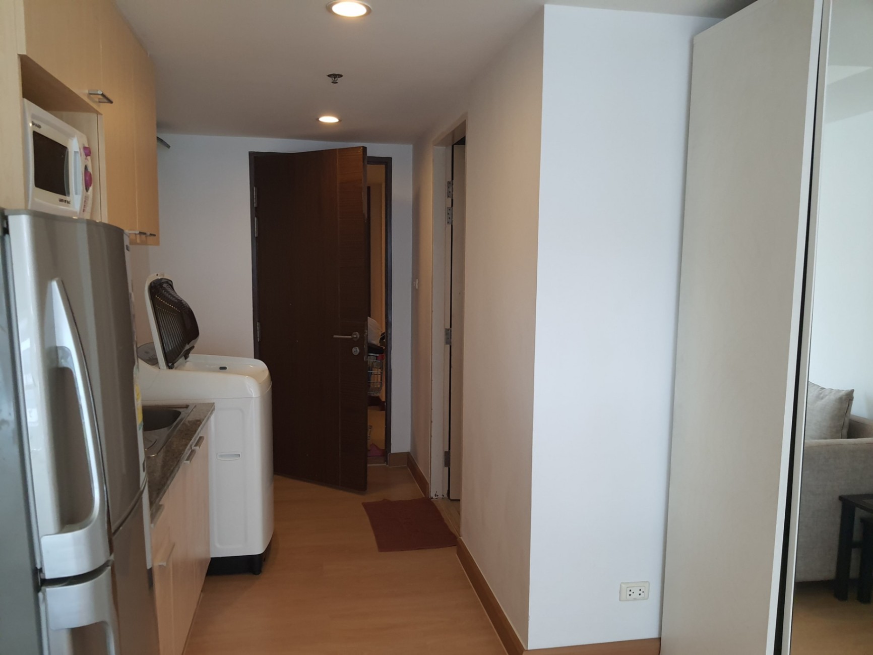 Trendy Condominium Sukhumvit 13 - Image 4