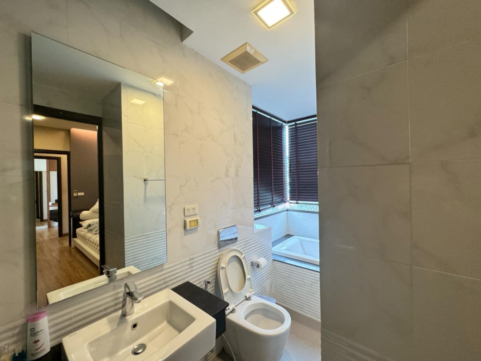 Stylish Condo - Image 5