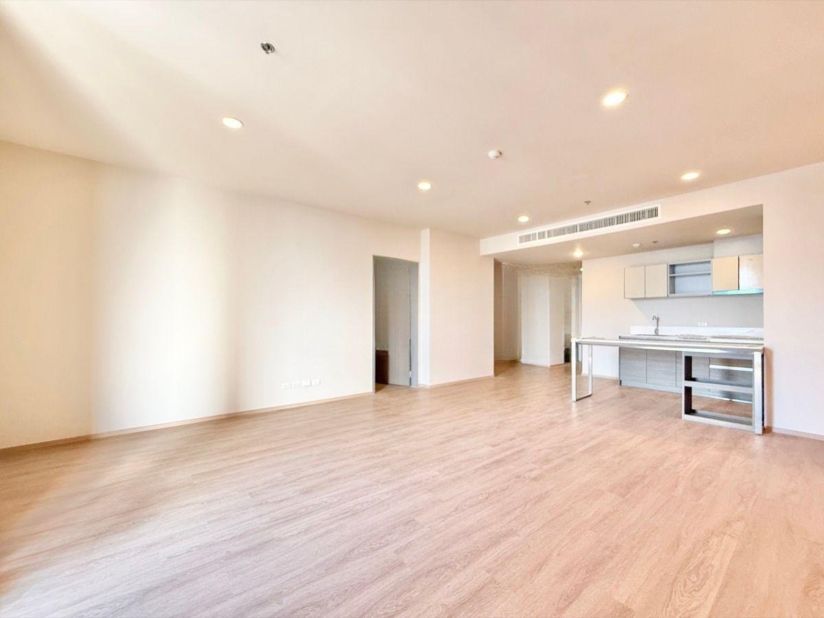 3 Bedroom Condo For Sale in Thung Mahamek, Sathon, Bangkok - Image 12