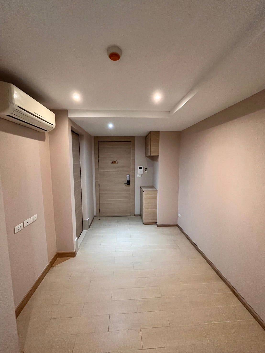 Klass Silom Condo - Image 2