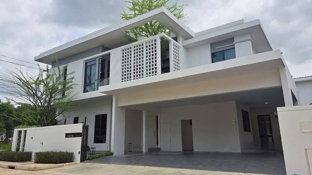 4 Bedroom House For Sale in Bang Chalong, Bang Phli, Samut Prakan - Image 1