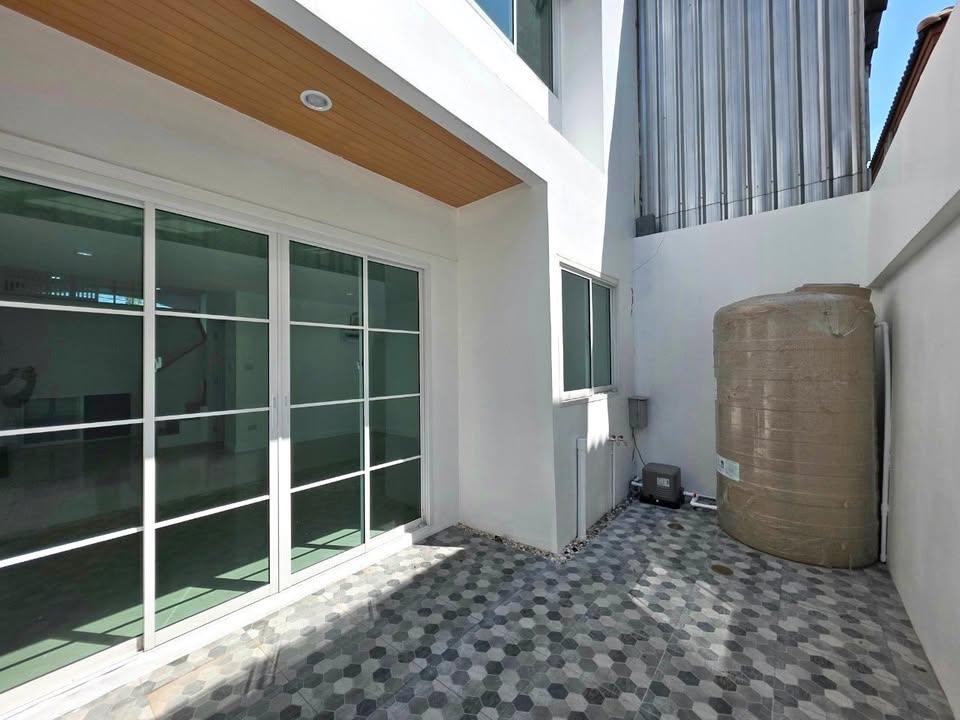 4 Bedroom Townhouse For Sale in Suan Luang, Suan Luang, Bangkok - Image 10