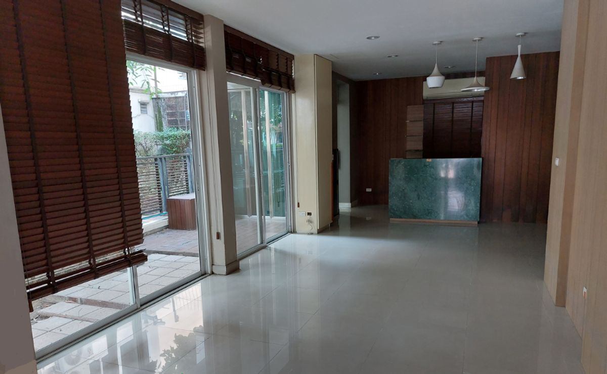 3 Bedroom Townhouse For Sale in Bang Khlo, Bang Kho Laem, Bangkok - Image 7