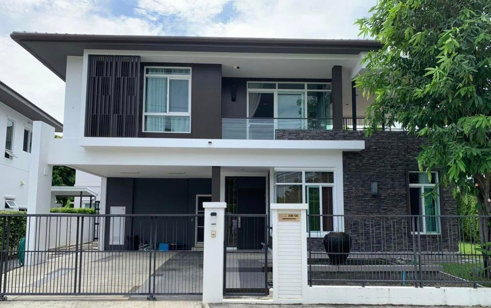 4 Bedroom House For Sale in Mae Hia, Mueang Chiang Mai, Chiang Mai - Image 1