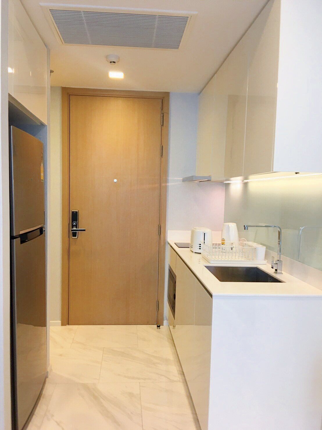 Hyde Sukhumvit 11 - Image 3