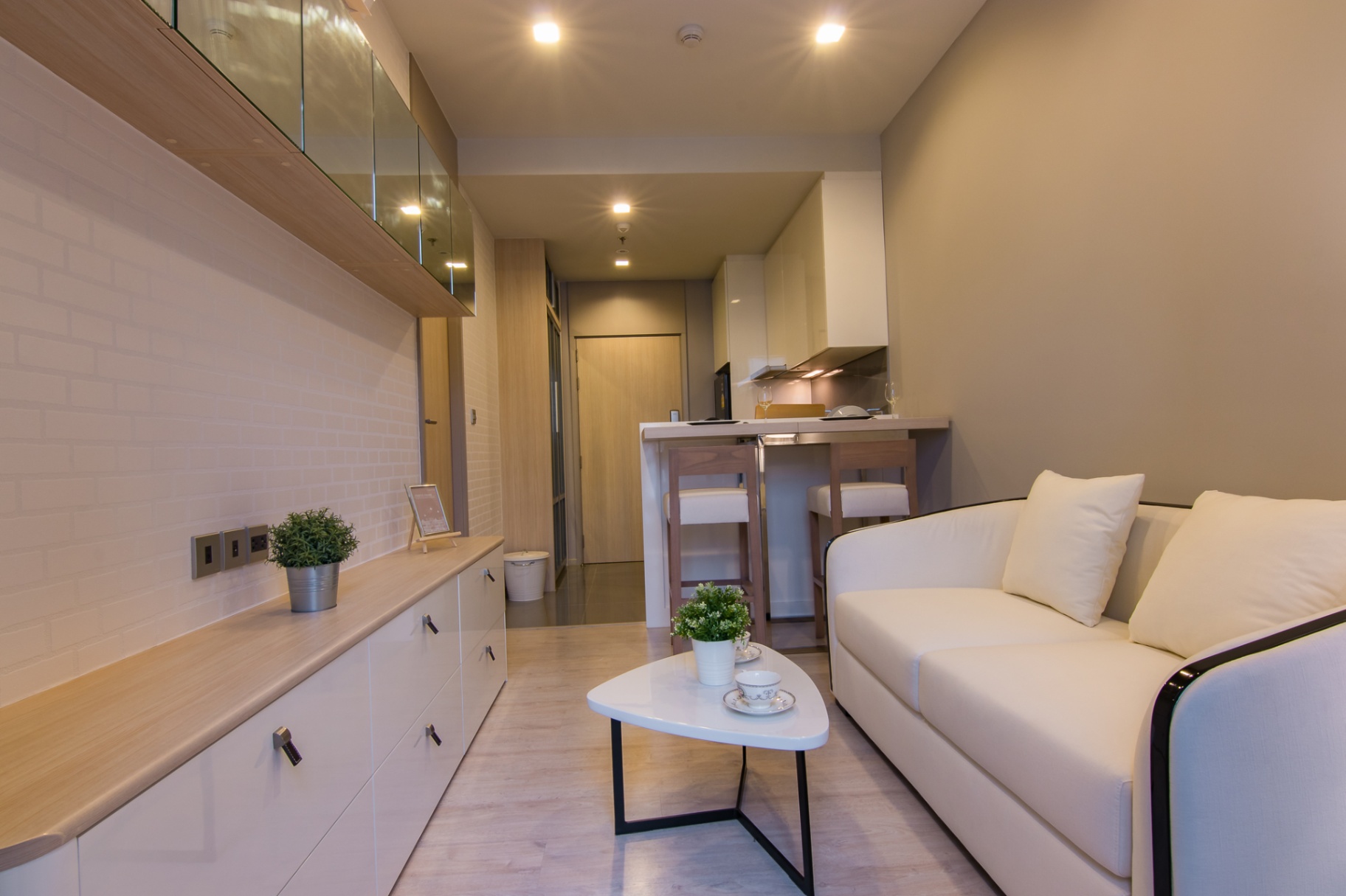 M Thonglor 10 - Image 1