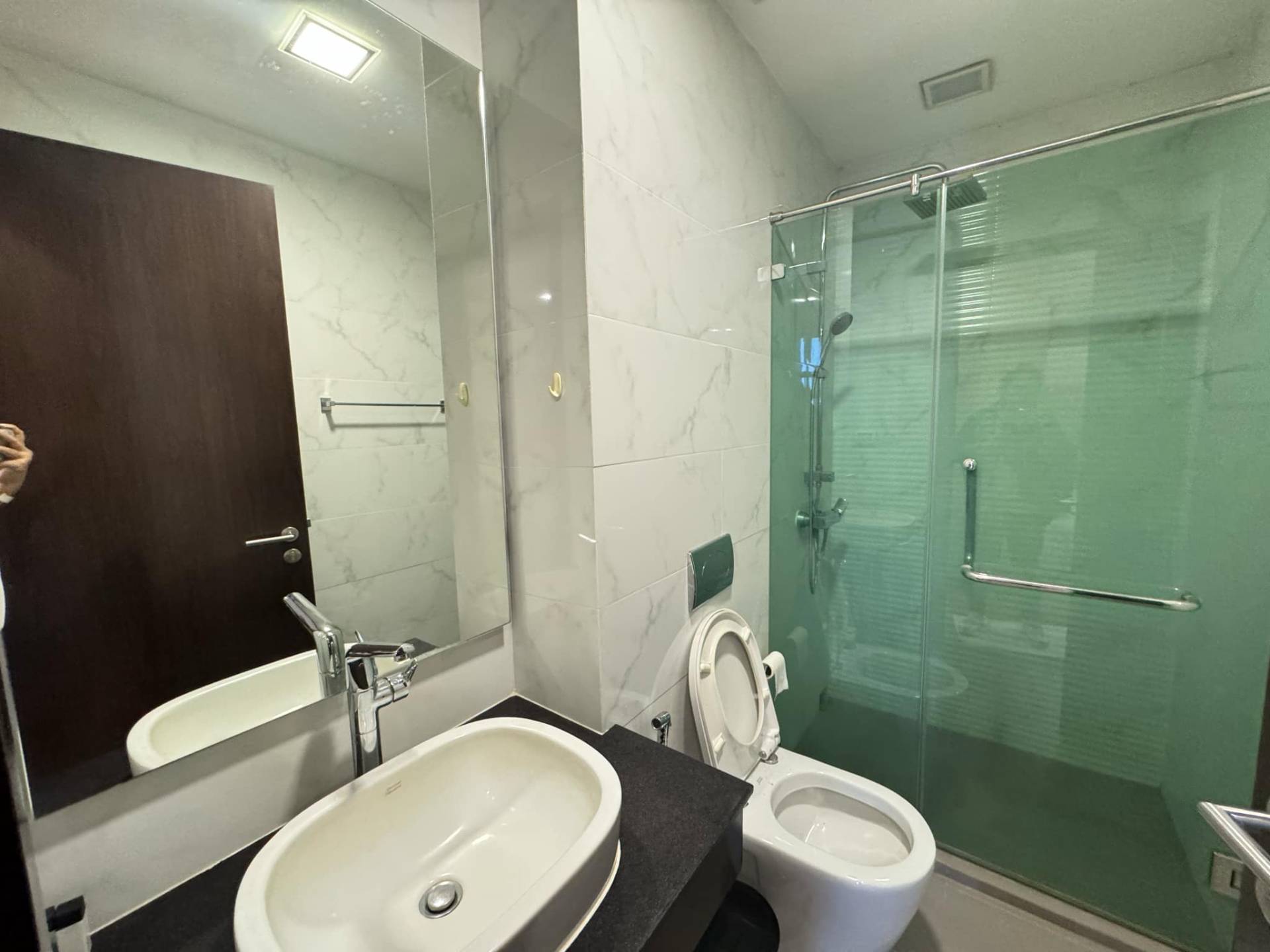 Stylish Condo - Image 20