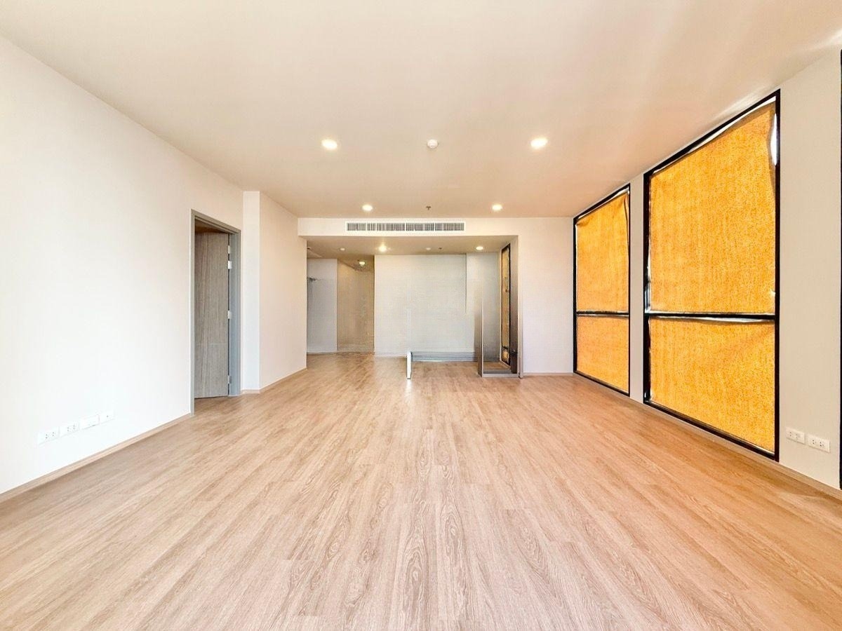 3 Bedroom Condo For Sale in Thung Mahamek, Sathon, Bangkok - Image 1