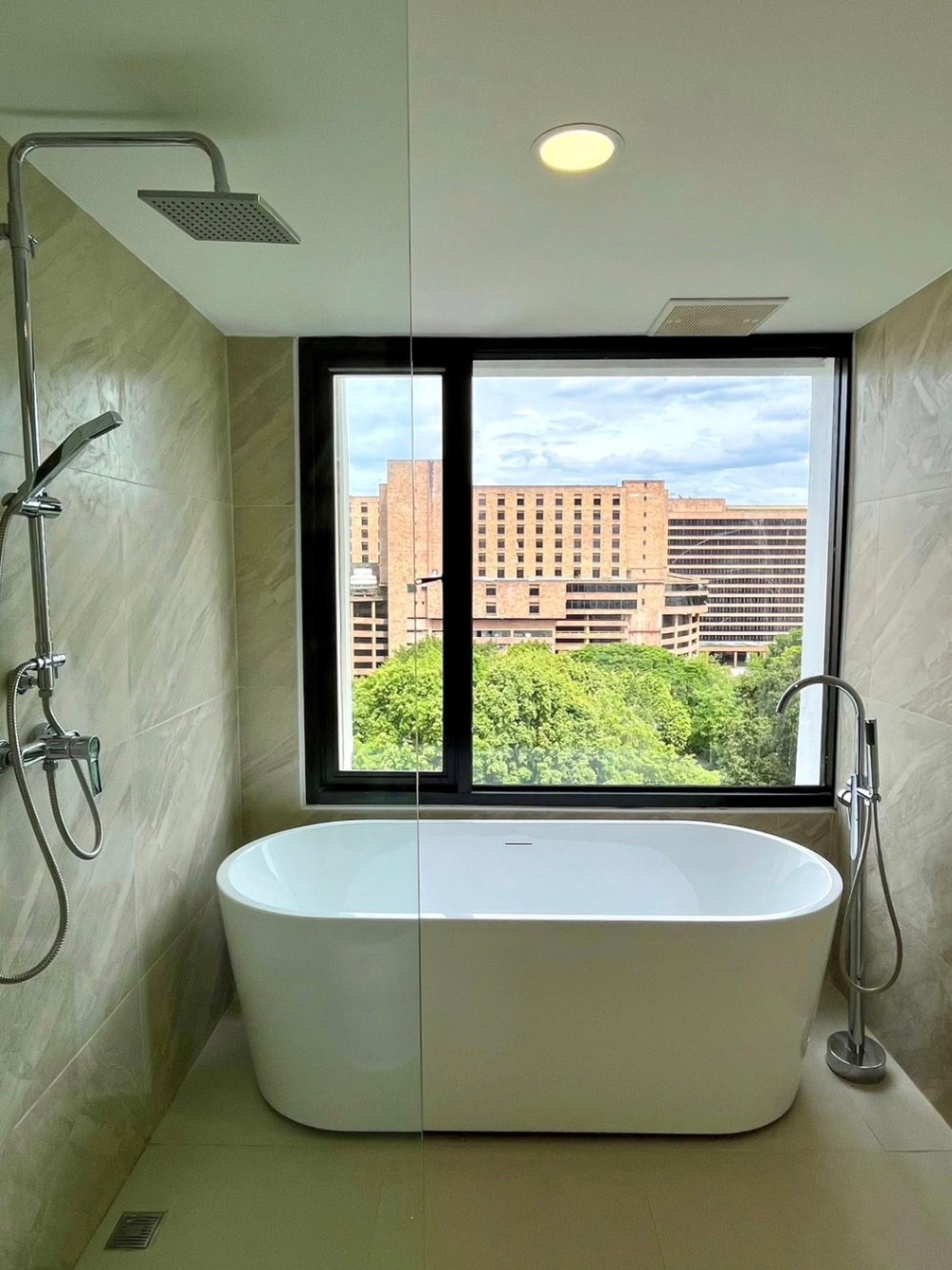 Srithana Condominium 2 - Image 13