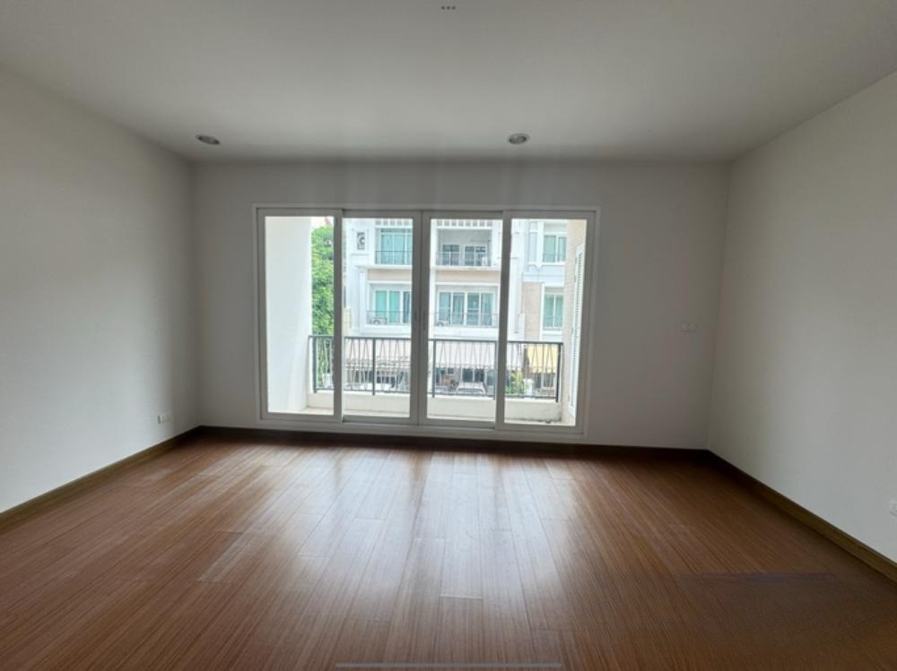 3 Bedroom House For Sale in Bang Khlo, Bang Kho Laem, Bangkok - Image 10