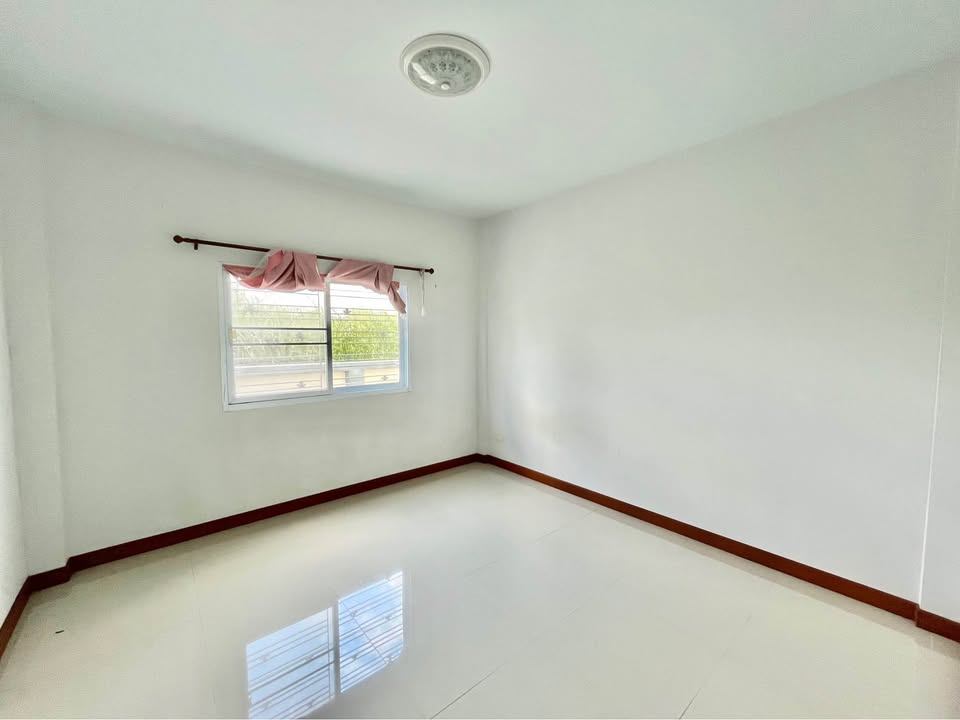 4 卧室 独立房屋  在  - Image 6